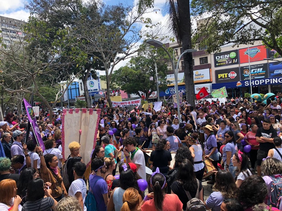 PB - Campina Grande: Ato contra Bolsonaro reÃºne manifestantes neste sÃ¡bado (29) â€” Foto: Pedro Netho/G1