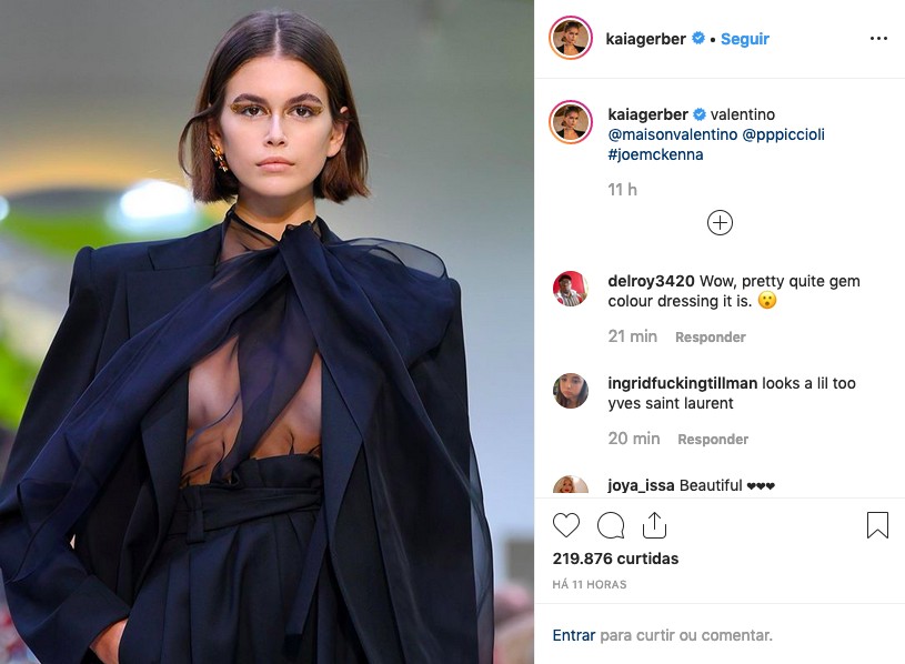 O post de Kaia Gerber no Instagram mostrando seu desfile na Semana de Moda de Paris (Foto: Instagram)