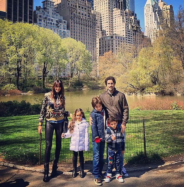 Marcos Mion com sua família em Nova York (Foto: Reprodução/Instagram)
