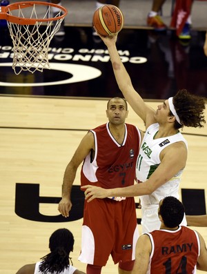 anderson varejao brasil x egito granada mundial de basquete (Foto: AFP)