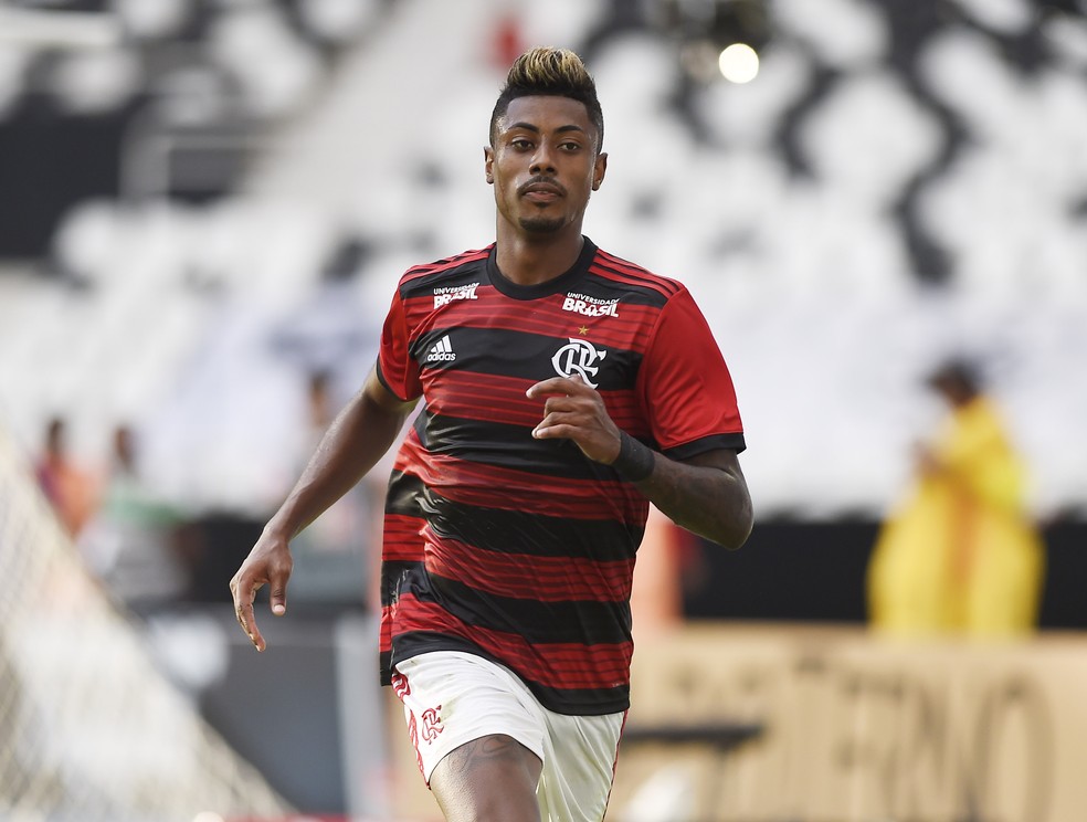 Santos ofereceu créditos pela venda de Bruno Henrique ao Flamengo como garantia — Foto: Andre Durão