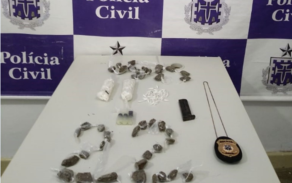 Drogas encontradas pelas polícias civil e militar em ação na cidade de Simões Filho — Foto: Divulgação/Polícia Civil