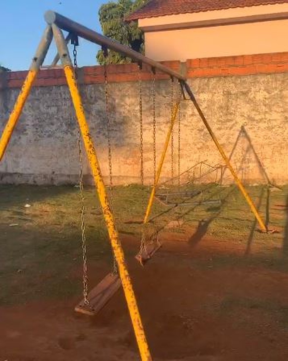 Vaquinha online é feita para reforma de área externa e brinquedos de abrigo para crianças e adolescentes — Foto: Gaadi/Divulgação