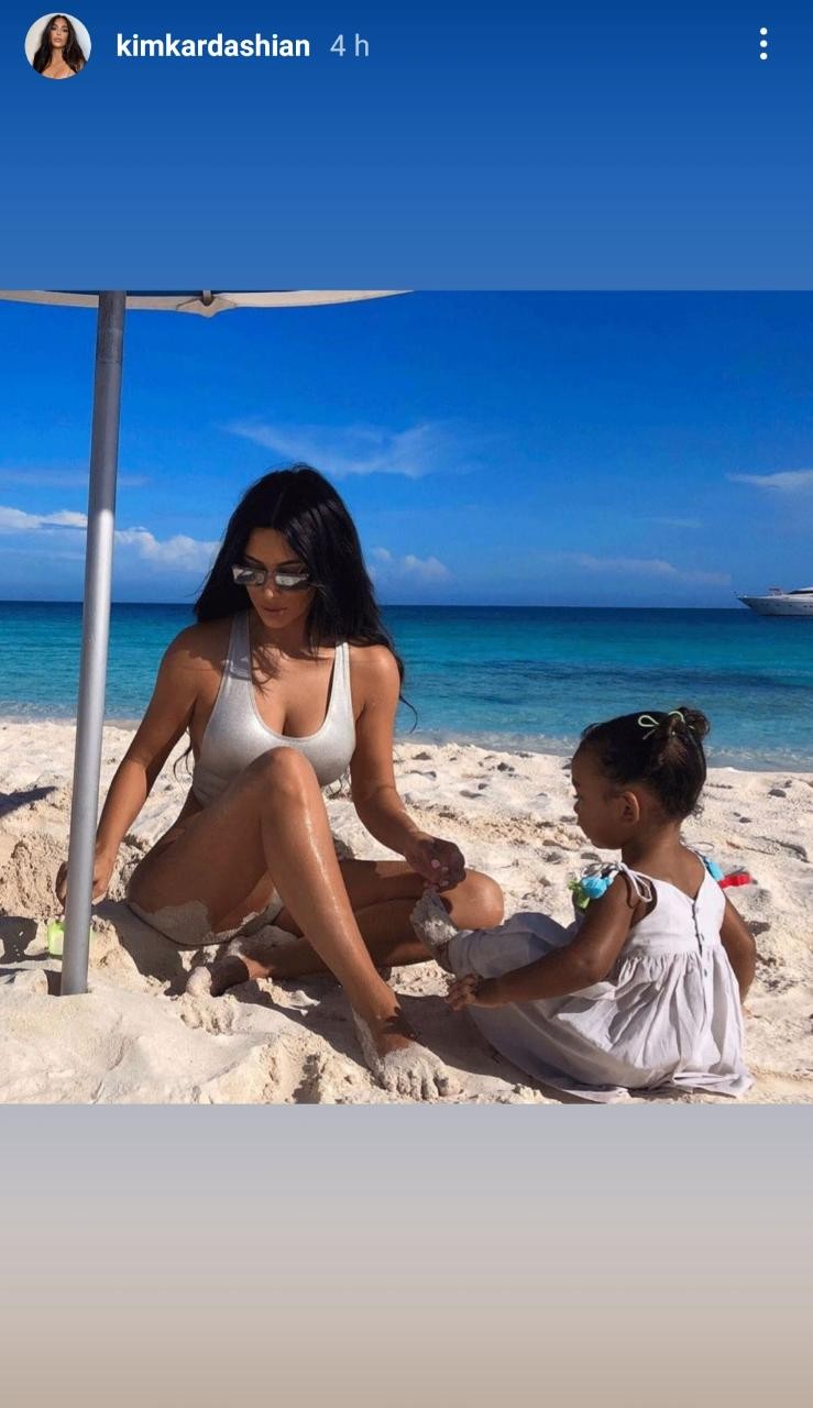 Kim Kardashian e a filha Chicago (Foto: Reprodução: Instagram)