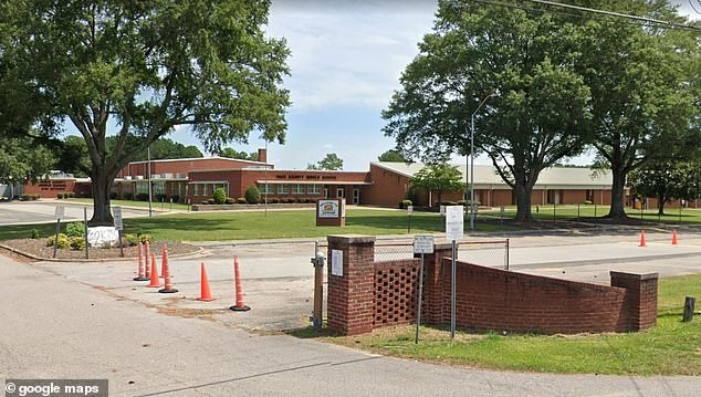 O incidente aconteceu na Vance County Middle School, perto de Raleigh, Carolina do Norte, na semana passada (Foto: Reprodução/Google)