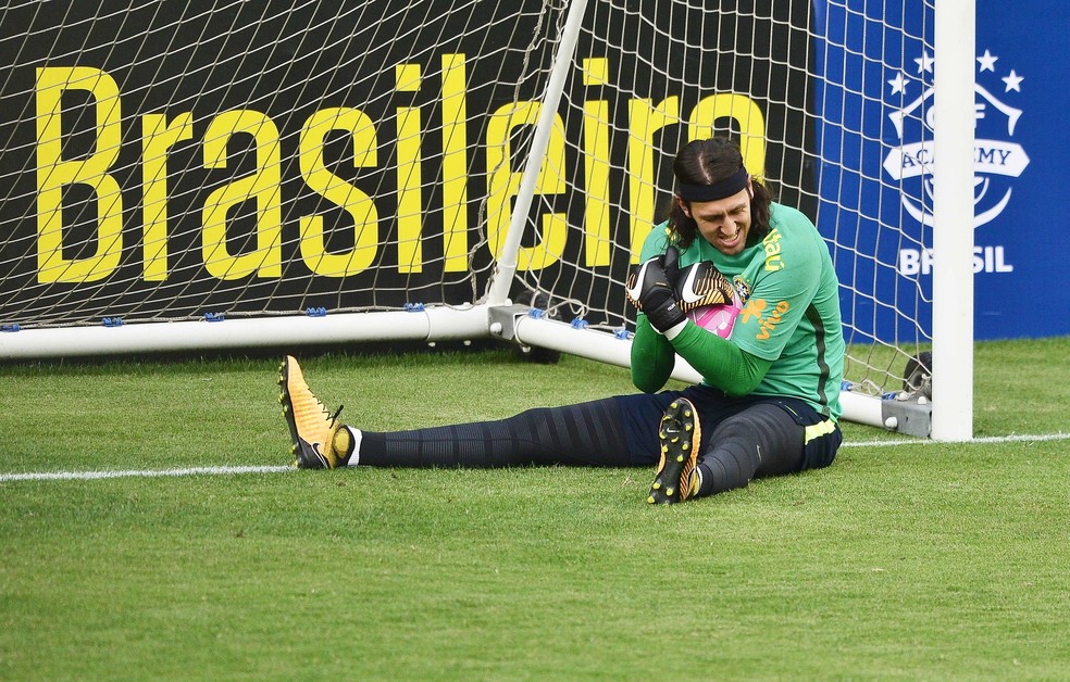 Cássio está com a seleção brasileira (Foto: Marcos Ribolli)