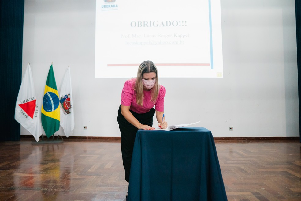 Prefeita Elisa Araújo assina decreto que permite acesso do MPMG aos sistemas informatizados do Município de Uberaba 09-12-2021 — Foto: Prefeitura de Uberaba/Divulgação