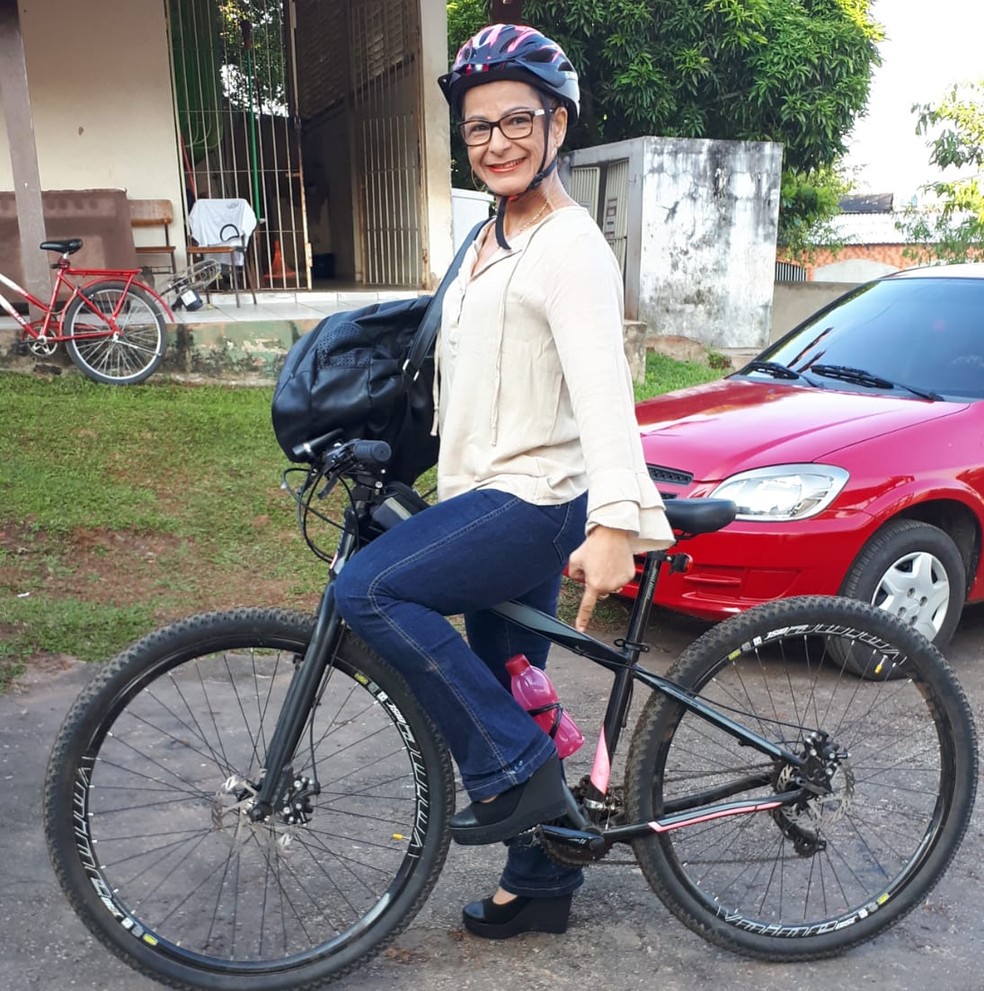 Professora diz que pedalar virou uma paixÃ£o e afirma que projeto de vida Ã© chegar 'sarada' aos 50 anos (Foto: Arquivo Pessoal)