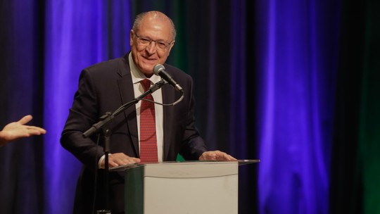 'Acreditamos no bom senso de que vamos ter redução da taxa de juros', diz Alckmin