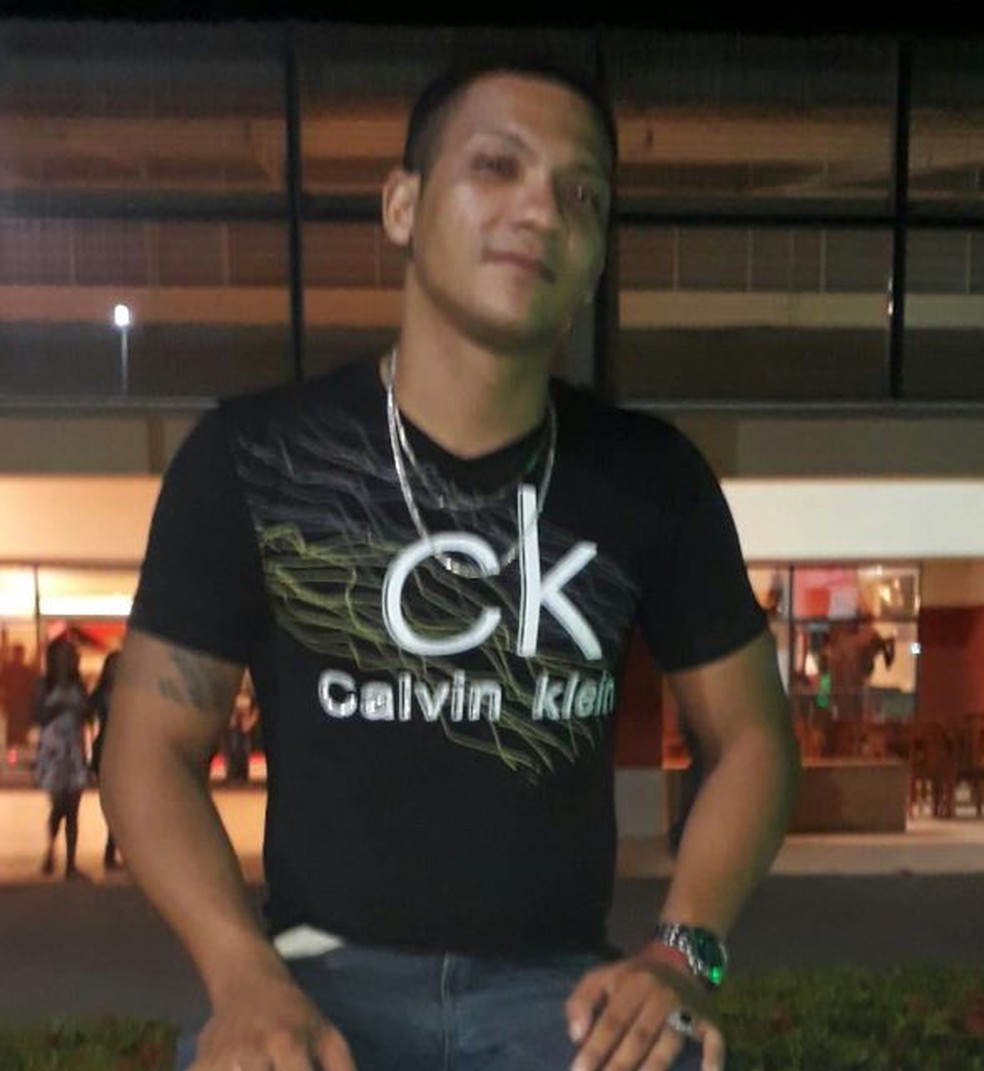 Francikley Marques de Brito, de 27 anos, foi morto a tiros dentro de casa na Vila Acre  (Foto: Arquivo pessoal)