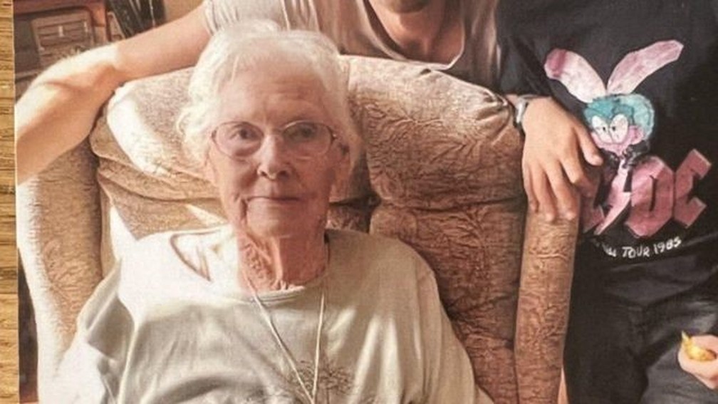 Gifford mudou-se para o imóvel quando ela tinha dois anos e mais tarde criou seus filhos nela — Foto: PA MEDIA