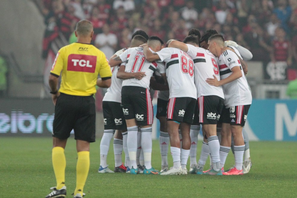 São Paulo divide atenção com Brasileirão e tenta equilibrar físico do elenco antes de final