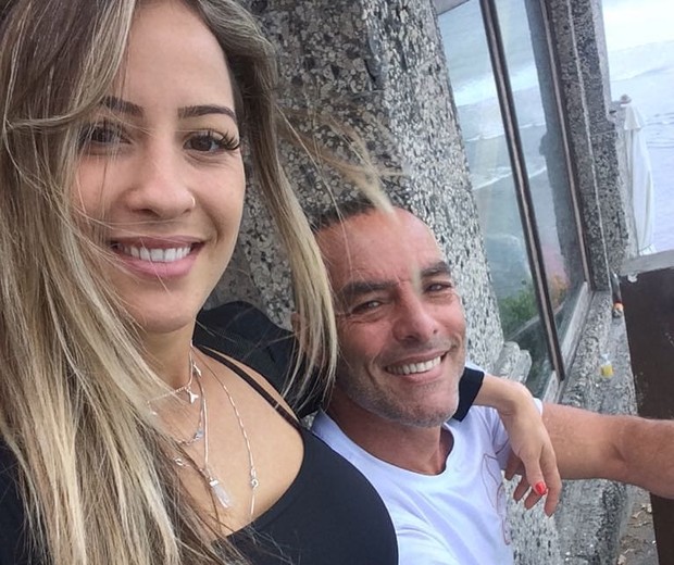 Paulo Zulu e a namorada, Elaine Quisinski (Foto: Reprodução/Instagram)