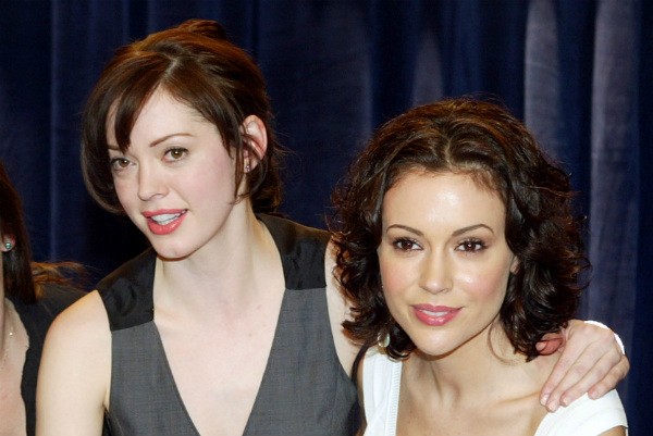 As atrizes Rose McGowan e Alyssa Milano (Foto: Getty Images)
