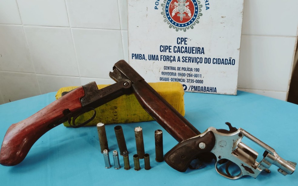 Materiais foram apreendidos na 'Operação Bruxão', na cidade de Santa Luzia — Foto: Divulgação/Polícia Militar