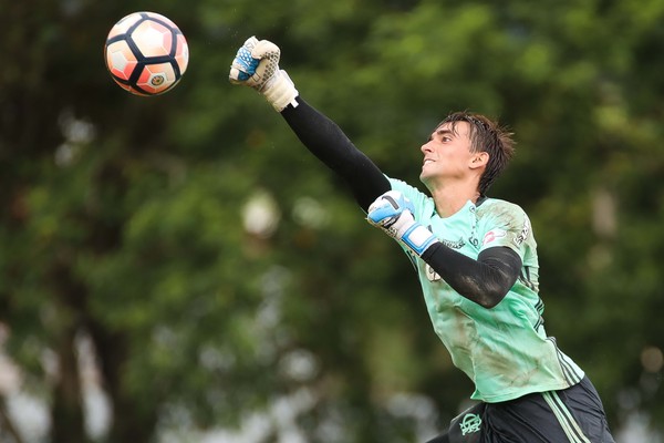 Preparadores que trabalharam com César apostam no goleiro para semifinal