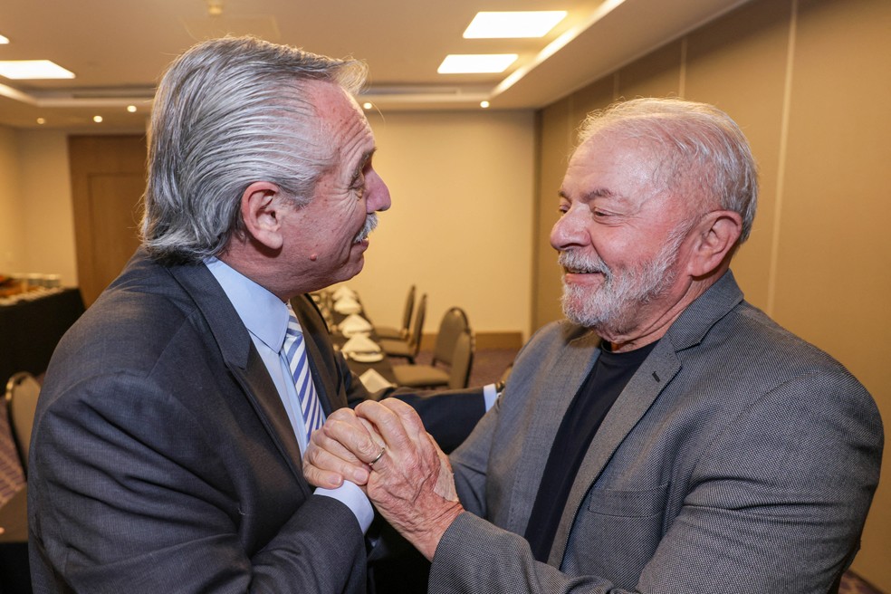 Presidente da Argentina, Alberto Fernandez, com Lula nesta segunda-feira (31) em SP — Foto: Reuters