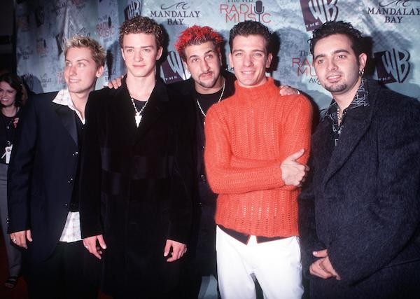 Lance Bass, Justin Timberlake, JC Chasez, Chris Kirkpatrick e Joey Fatone - os membros do *NSYNC em 1999 (Foto: Getty Images)