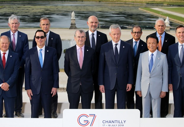 Ministros das finanças e banqueiros centrais do G7 posam para foto durante reunião em Chantilly, perto de Paris, França   (Foto: REUTERS/Pascal Rossignol)