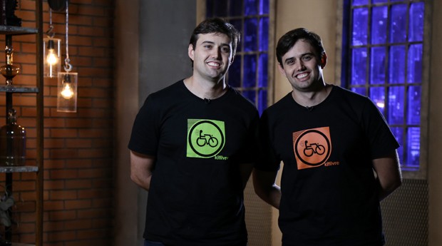 A empresa Livre, dos irmãos Júlio e Lúcio Oliveto, comercializa um acessório que transforma cadeiras de rodas em triciclos elétricos (Foto: Divulgação)