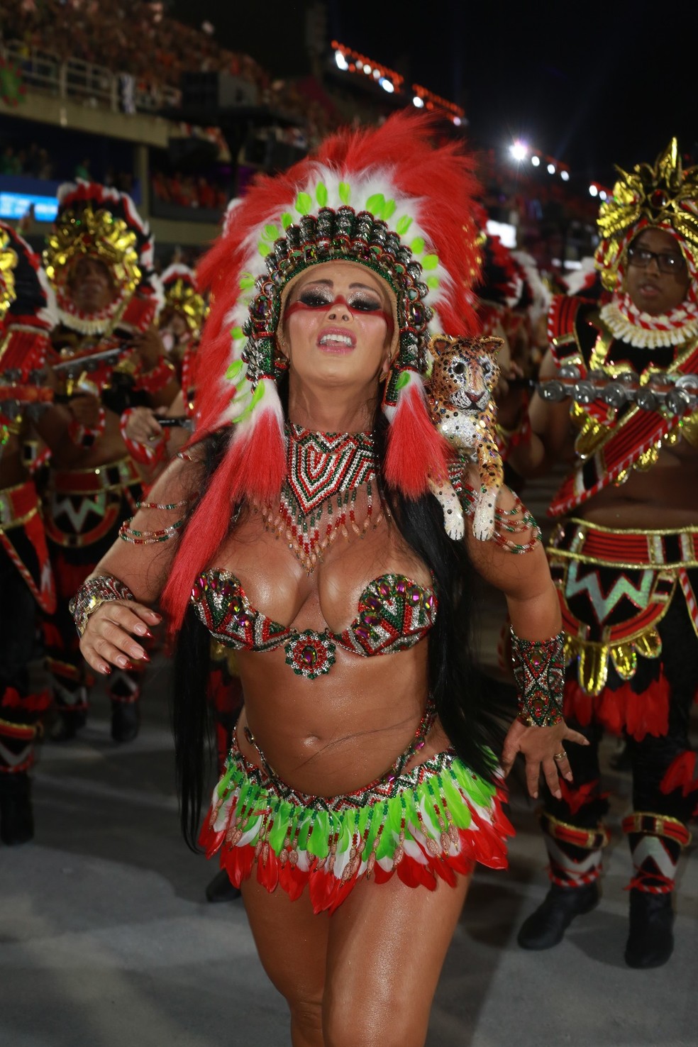 Intense as a result coupon Com barriguinha de grávida à mostra, Viviane Araújo se emociona em desfile  do Salgueiro: 'Quero mostrar meu filho' | Carnaval 2022 no Rio de Janeiro |  G1