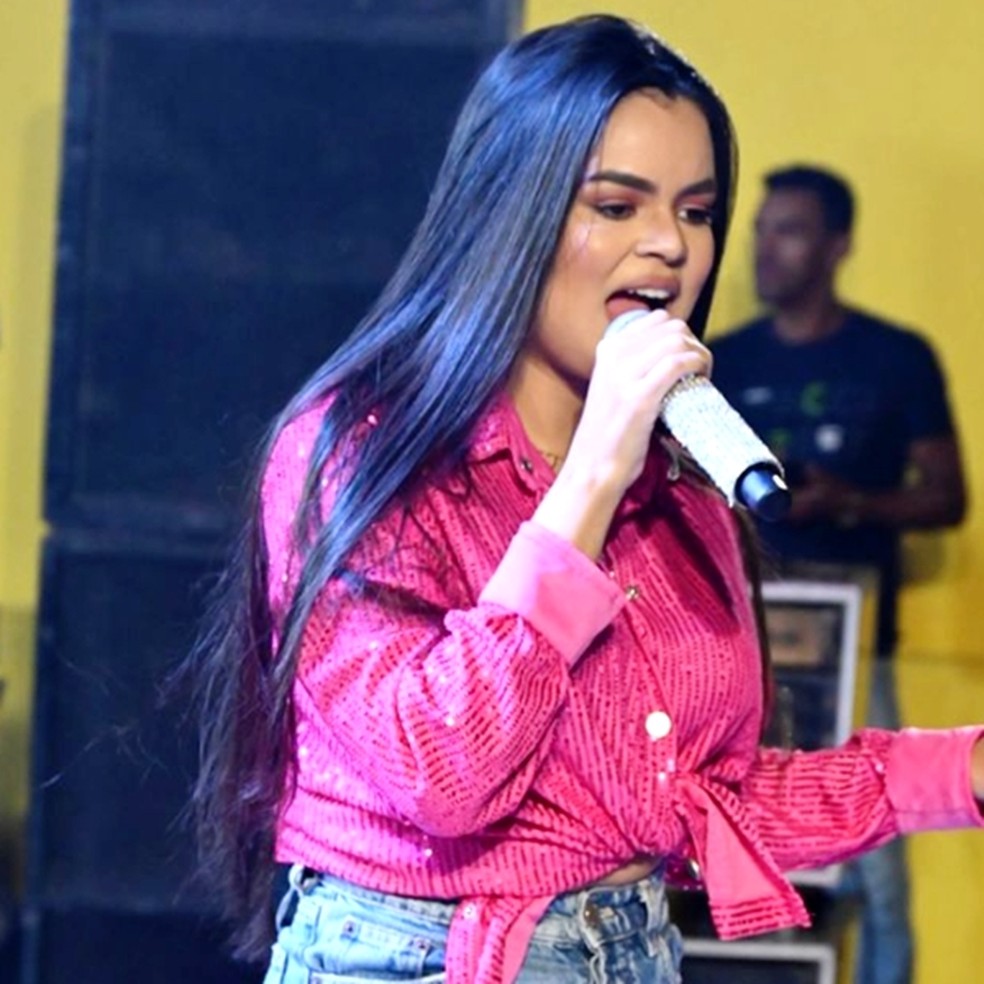 Danieze Santiago fez em show em Duas Estradas, na Paraíba, neste sábado (16) — Foto: Reprodução / Redes sociais