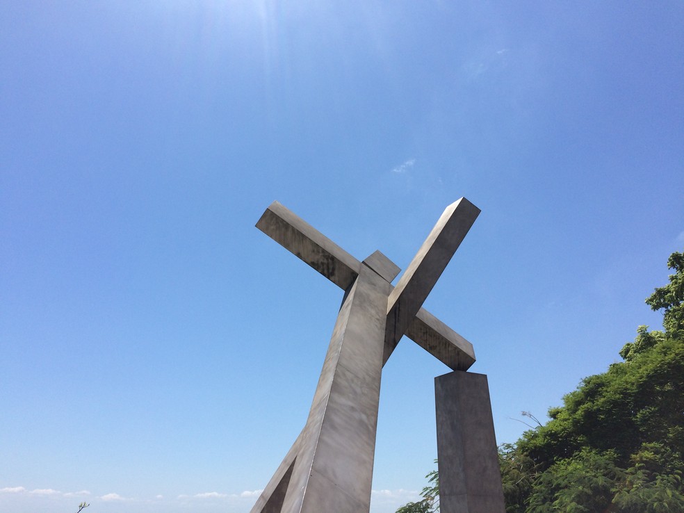 Monumento da Cruz Caída, em Salvador  — Foto: Alan Oliveira/G1