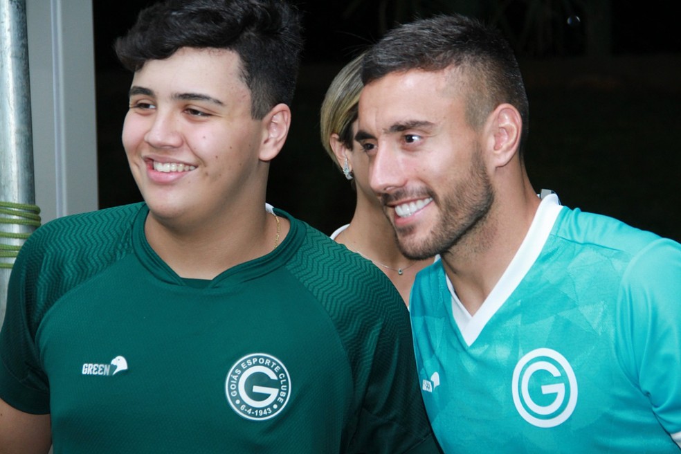 Goias Lanca Nova Terceira Camisa Na Serrinha Confira As Fotos Goias Ge