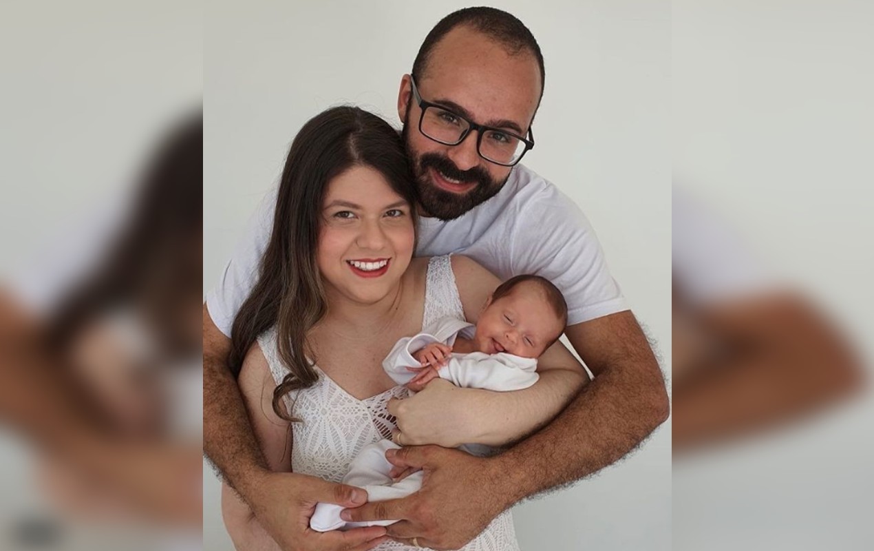 Mãe de bebê prematuro comemora vitória após dias na UTI: 'Milagre'