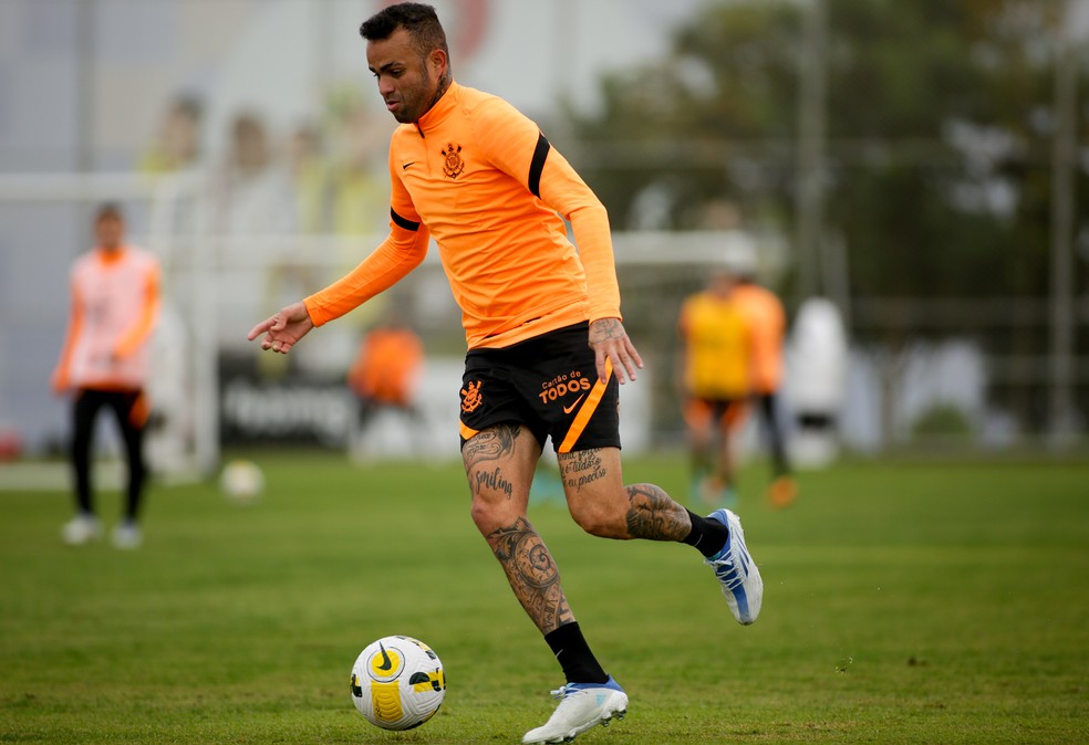 [ENQUETE] Após empréstimo, Luan merece nova chance no Corinthians?