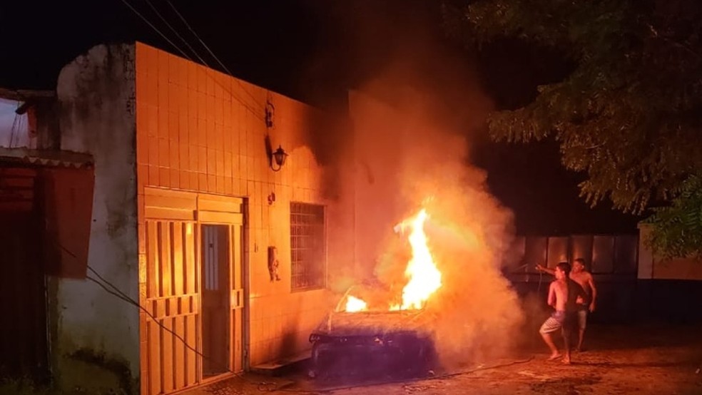 Policial militar é preso suspeito de atear fogo em veículo de mulher que criticou atos de militares em redes sociais — Foto: Arquivo pessoal