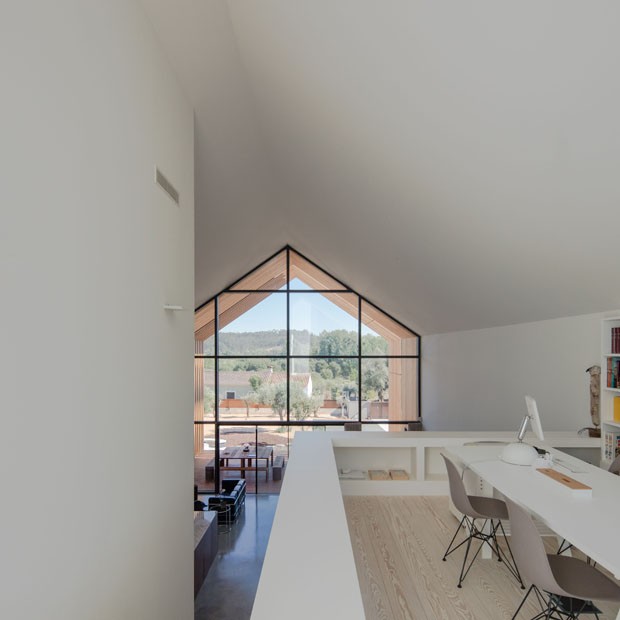Uma casa portuguesa e minimalista (Foto: Joao Morgado)