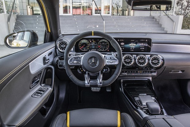 Mercedes-AMG A 45 S 4MATIC+, Sonnengelb, Leder - Nappa AMG schwarz mit gelben Kontrastziernähten // Mercedes-AMG A 45 S 4MATIC+, sun yellow, Leather – black, with yellow topstitching Kraftstoffverbrauch kombiniert: 8,4-8,3 l/100 km; CO2-Emissionen kombin (Foto: ) Mercedes-AMG A 45 S 4MATIC+, Sonnengelb, Leder - Nappa AMG schwarz mit gelben Kontrastziernähten // Mercedes-AMG A 45 S 4MATIC+, sun yellow, Leather – black, with yellow topstitching Kraftstoffverbrauch kombiniert: 8,4-8,3 l/100 km; CO2-Emissionen kombin (Foto: )
