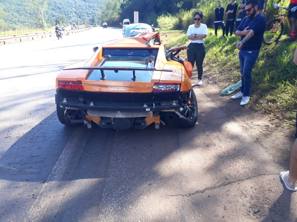 Lamborghini ficou destruída — Foto: Reprodução/Redes sociais