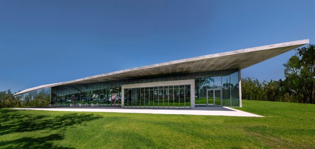 Escola de arquitetura em Miami ganha edifício com telhado curvo (Foto: Divulgação )