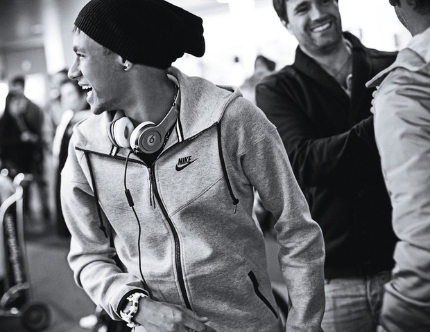 Neymar usando novo moletom da Nike (Foto: Divulgação)