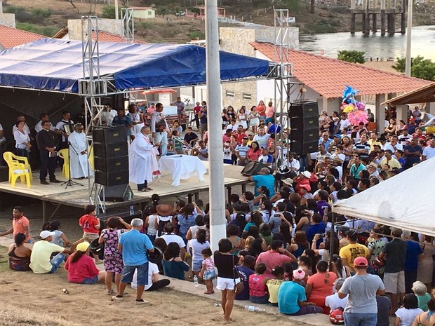 Missa em homenagem ao ator Domingos Montagner é realizada na prainha de Canindé  (Foto: Erika Patrícia Fernandes Salgado Gomes )