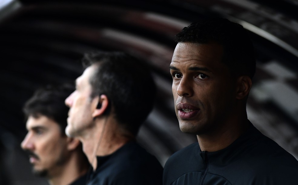 Vencer na Vila pode fazer Lázaro repetir dobradinha que não ocorre desde 2010 no Corinthians