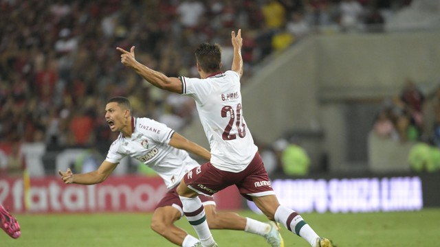 Gabriel Pirani e Andr� comemoram gol em Flamengo x Fluminense