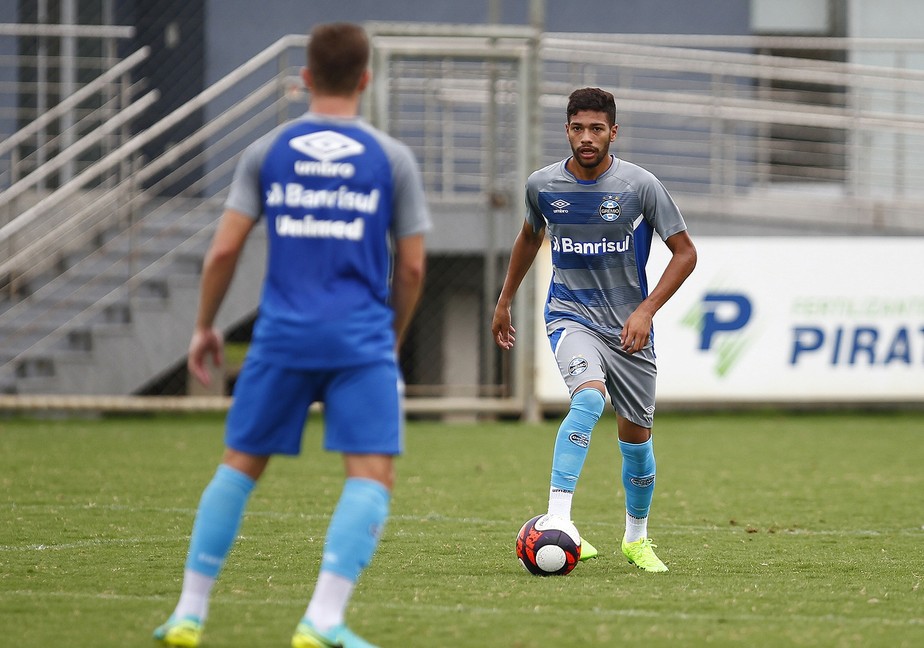 Grêmio define compra de atacante emprestado ao clube - O Bairrista