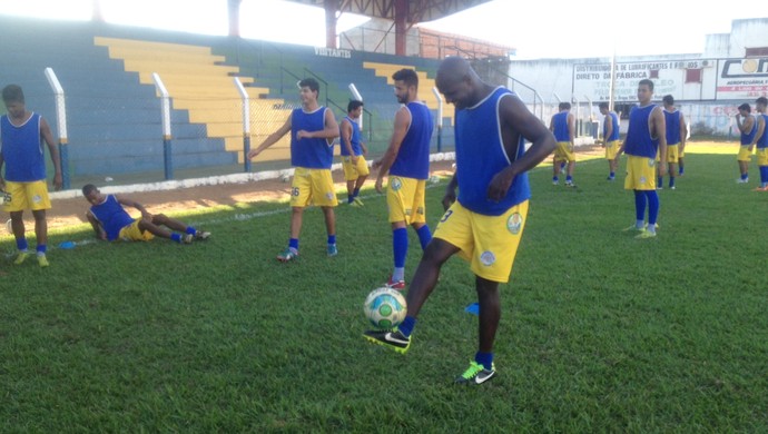Zagueiro no TO relembra passagem de Marcelo Oliveira pelo Atlético-MG