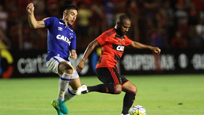 Willian sobre jogos restantes: Temos que honrar a camisa do Cruzeiro