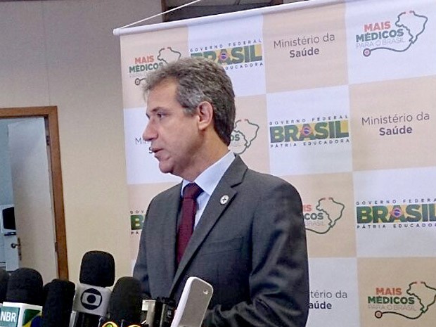 O ministro da Saúde, Arthur Chioro, durante entrevista sobre o programa &quot;Mais Médicos&quot;, no Ministério da Saúde (Foto: Mateus Rodrigues/G1)