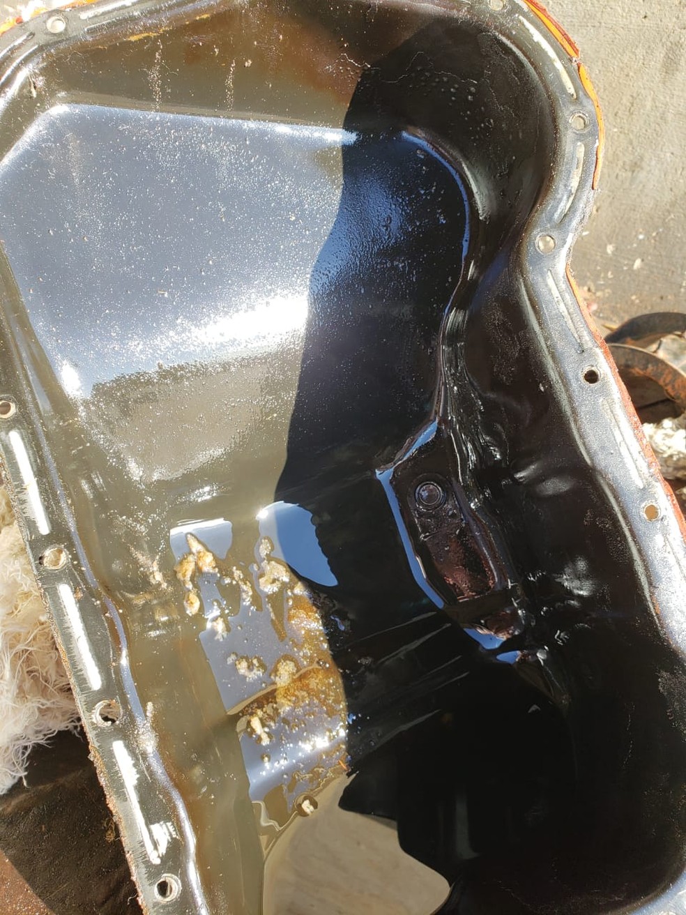 Prefeitura de Echaporã procura descobrir o responsável por colocar açúcar em motor de ambulância — Foto: Prefeitura de Echaporã/Reprodução