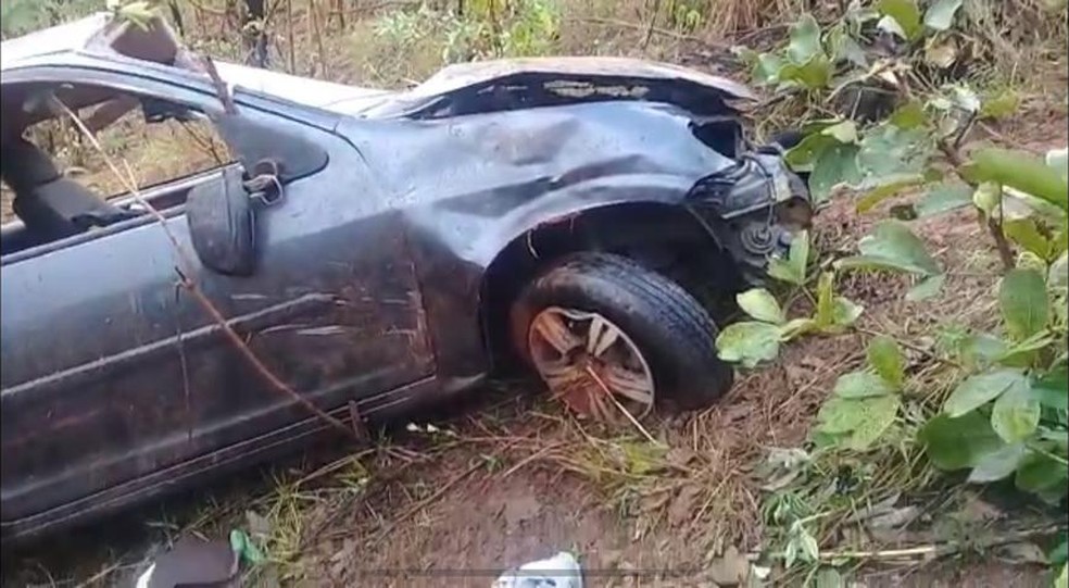 Acidente automobilístico mata um homem e fere três crianças no DF — Foto: CBMDF/ Divulgação