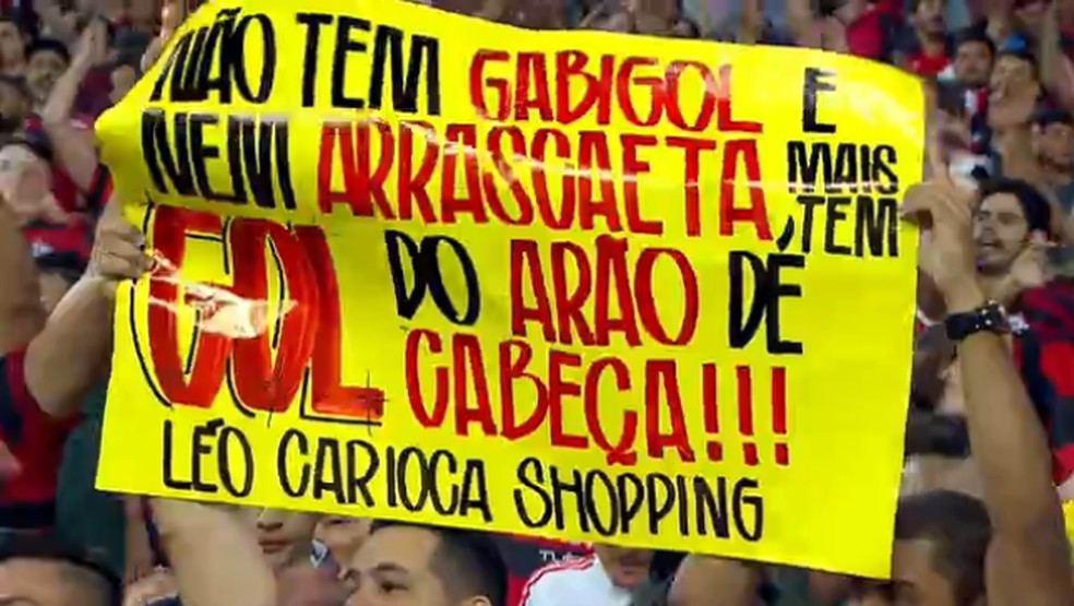 Cartaz prevendo gol de cabeça de Willian Arão — Foto: Reprodução