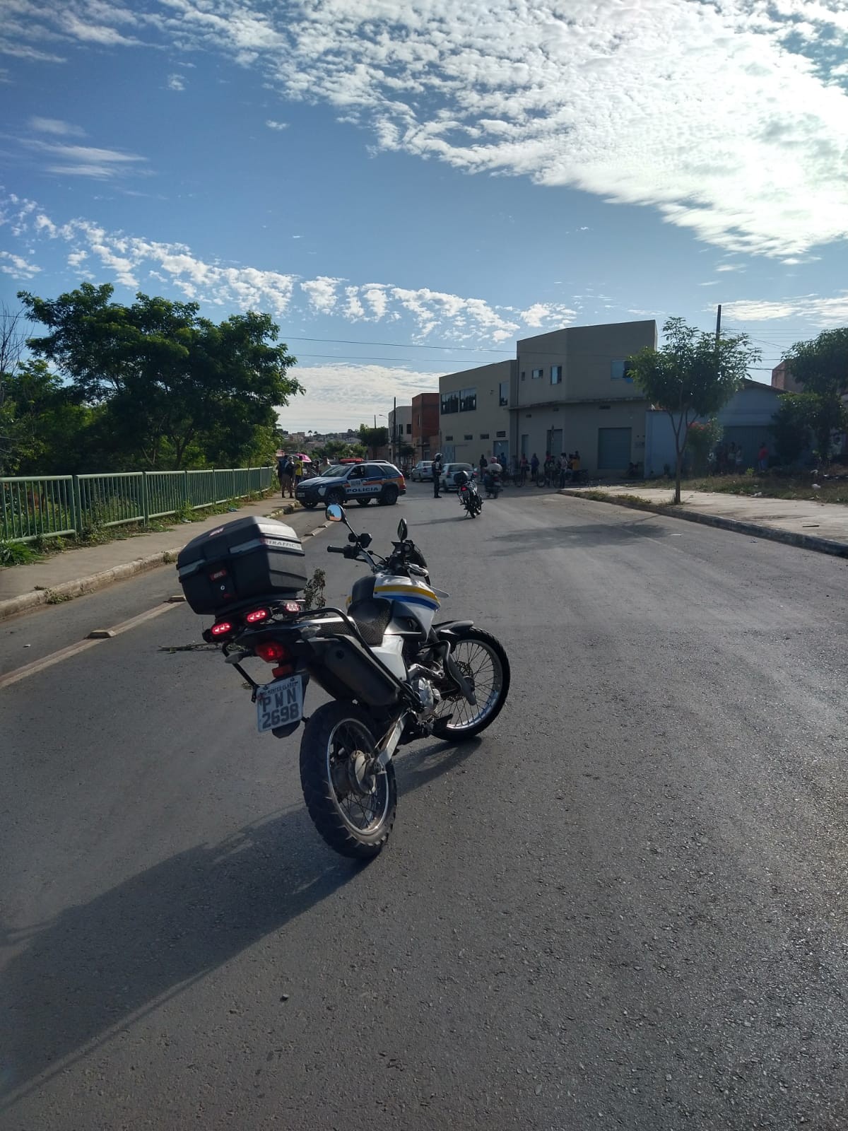 Mulher com carrinho de bebê é atropelada por carro em avenida de Montes Claros
