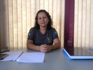 Assistente social do abrigo Sandra Raposo (Foto: Rodrigo Sales/G1)