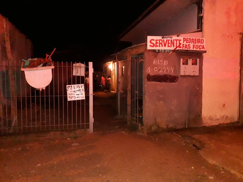 Primeiro homícidio do ano aconteceu em um conjunto de quitinetes em Vilhena (Foto: Rota Policial News/Reprodução)
