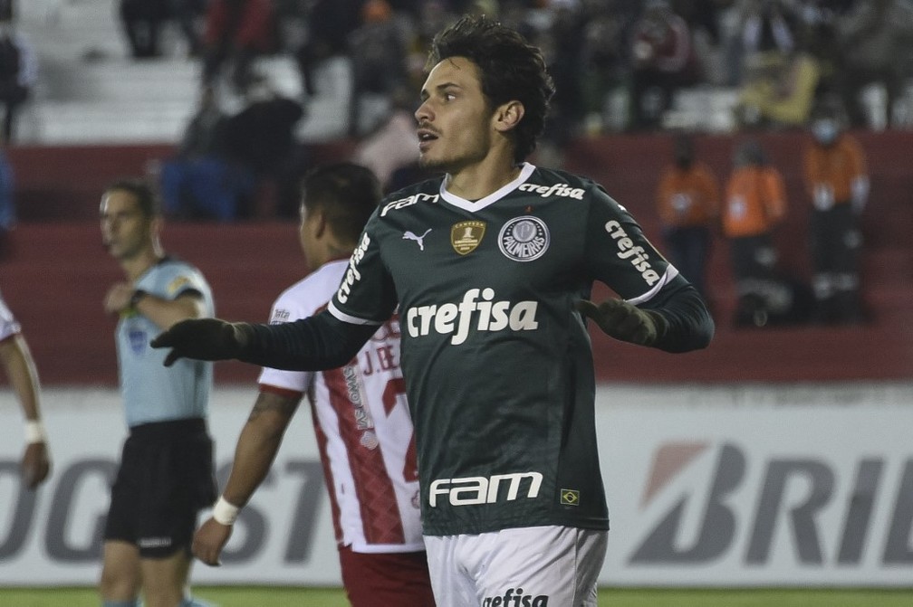 Raphael Veiga se torna o maior artilheiro da história do Palmeiras na Libertadores